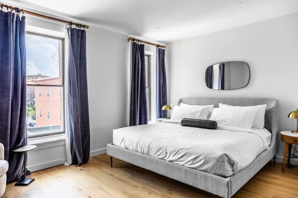 The Phenix Historic Dtwn Hotel, King Bed, Room # 309 班戈 外观 照片