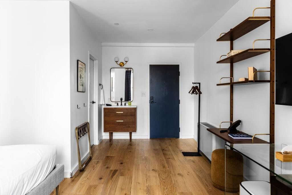 The Phenix Historic Dtwn Hotel, King Bed, Room # 309 班戈 外观 照片
